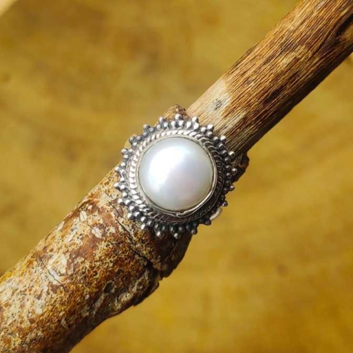 925 Sterling Silver Pearl Gemstone Designer Ring For Womens