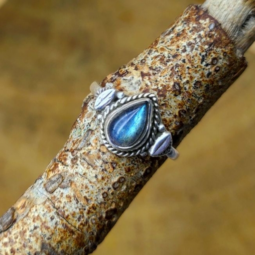 925 Sterling Silver Teardrop Shape Labradorite Gemstone Fine Dainty Ring