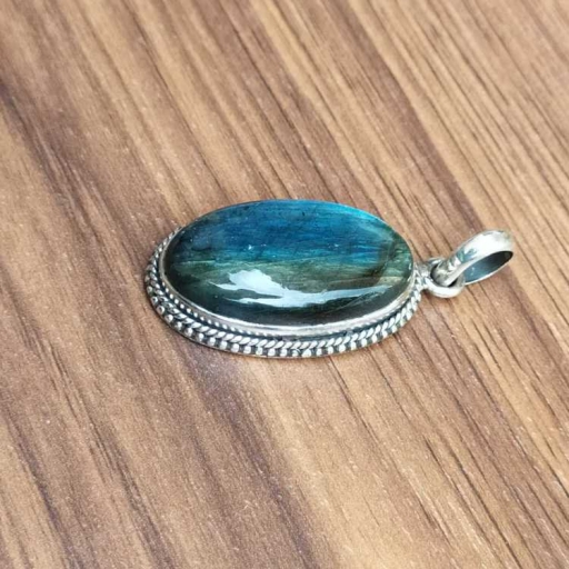 925 Sterling Silver Stunning Fine Silver Set Oval  Blue Labradorite Pendant For Her