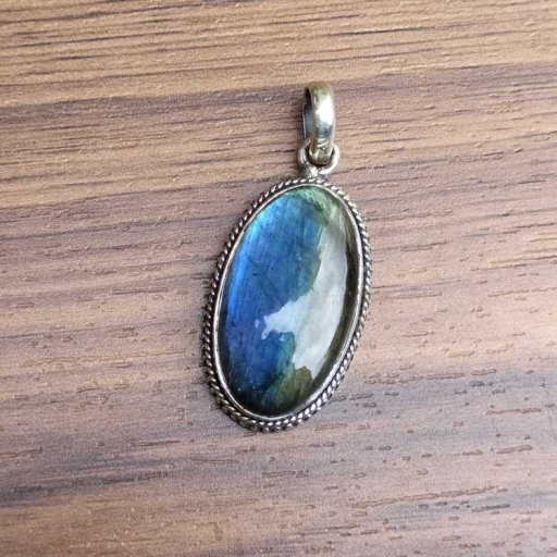 925 Sterling Silver Stunning Fine Silver Set Oval  Blue Labradorite Pendant For Her