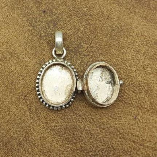 925 Sterling Silver Designer Oval Shape Oxidized  Women's Pendant