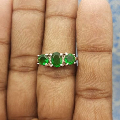 Emerald Gemstone Oval & Round Shape 925 Sterling Silver Handmade Claw Ring