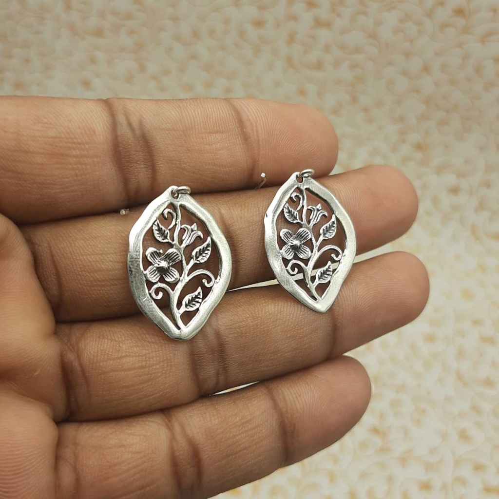 925 Sterling Silver Flower & Leaf in Diagonal Designer Stunning  Earrings