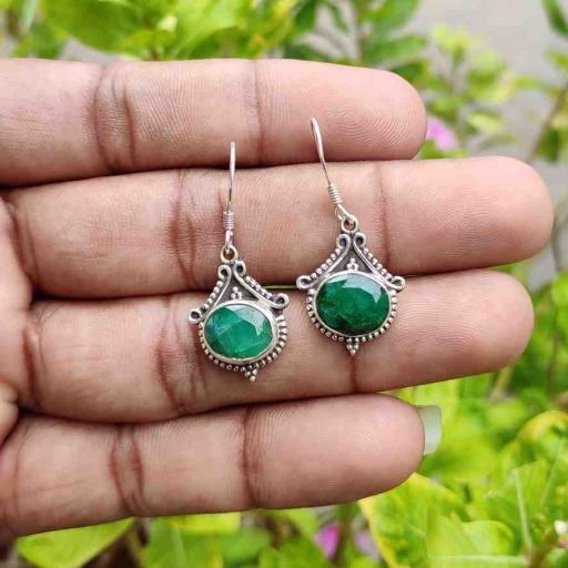 Handmade Oval Shape  Dyed Emerald 925 Sterling Silver Earring Jewelry